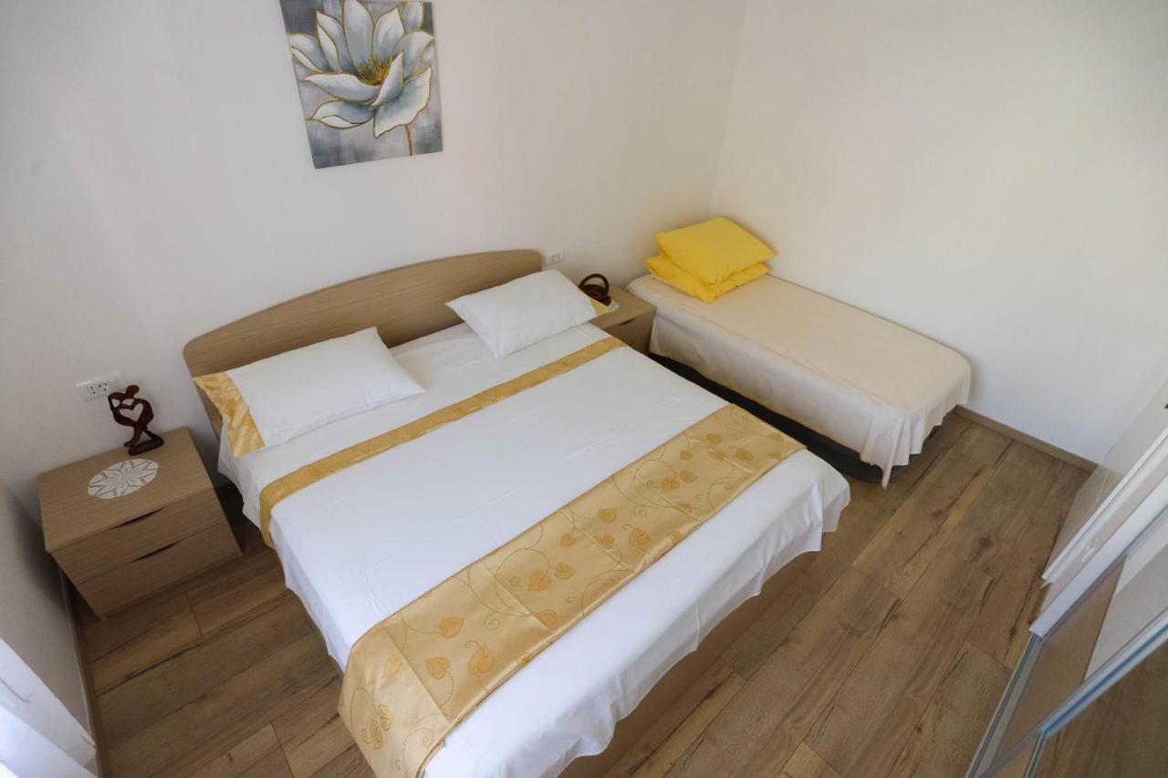 Apartman Marel Zrnovnica Exterior photo